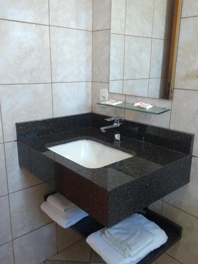 Hotel Portal Das Aguas Жагуариуна Экстерьер фото