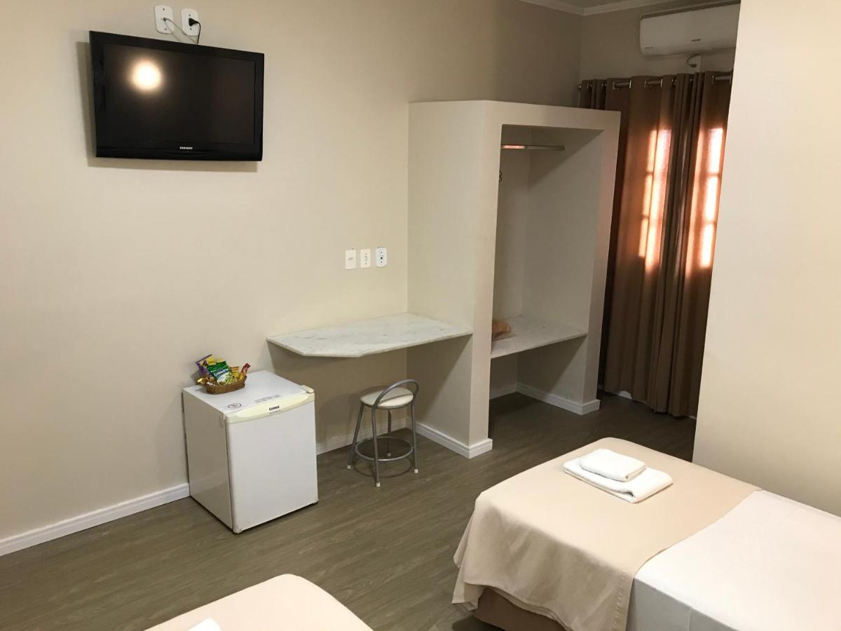 Hotel Portal Das Aguas Жагуариуна Экстерьер фото