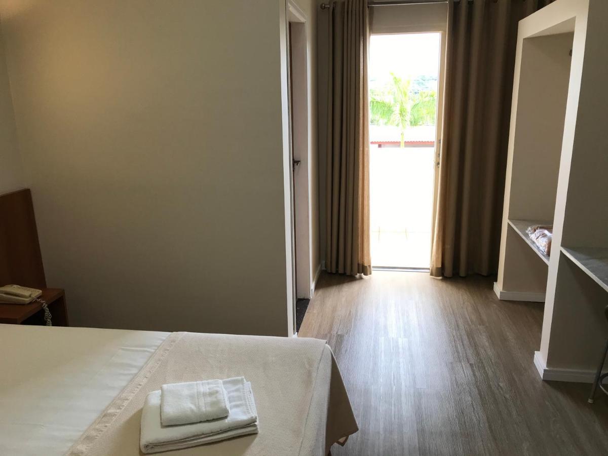 Hotel Portal Das Aguas Жагуариуна Экстерьер фото