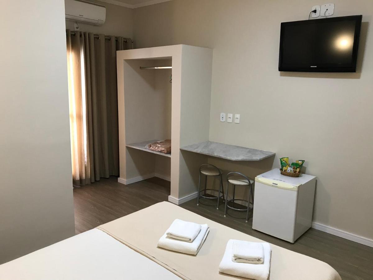 Hotel Portal Das Aguas Жагуариуна Экстерьер фото